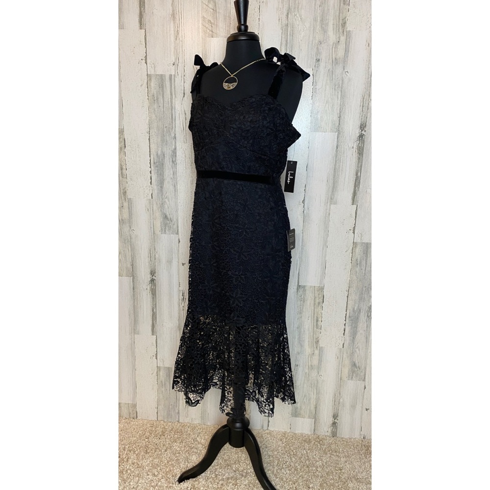 Lulu's Black Lace Midi Dress